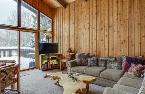 Mountain Valley House | Mountain Valley Hideaway - Child Friendly & Guest Rated 10/10