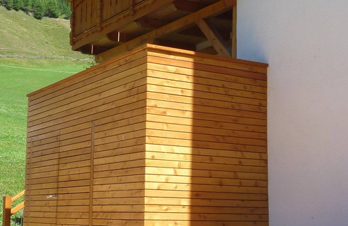 Melago Apartment | Mountain View Apartment: Nature Retreat with Spa & Hot Tub