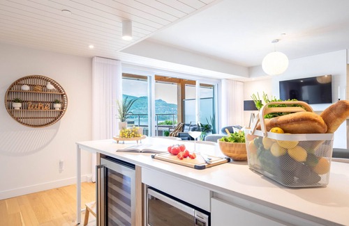 Mont-Tremblant Condo | Scenic Retreat: Mountain View & Lake Access in Mont-Tremblant