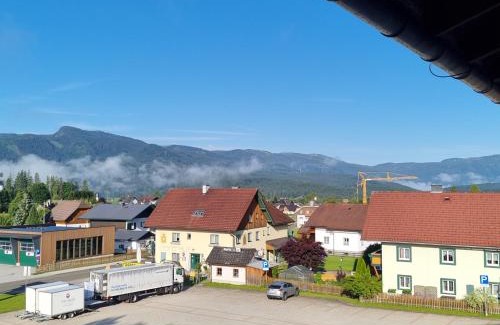 Thorl Hotel | Scenic Mountain View Apartments with Hot Tub & Breakfast