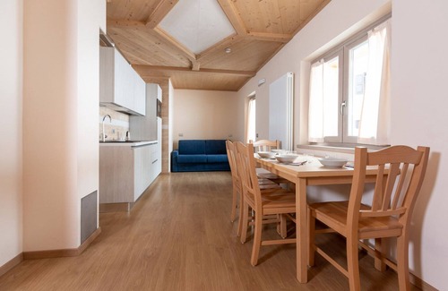 Santa Caterina Valfurva Ski Chalet | Scenic Mountain View Apartment with Family-Friendly Amenities