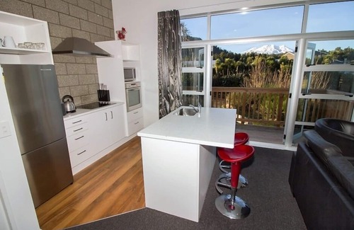 Ohakune Apartment | Mountain View Apartments 27C: Top-Rated Family Getaway