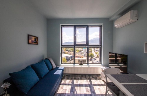 Studentski Grad Apartment | Scenic Mountain View Apartment with Parking & Dining Options