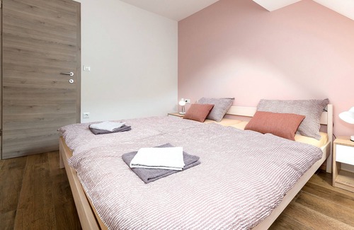 Bohinj Apartment | Scenic Mountain View Apartment with Pool & Breakfast in Bohinj