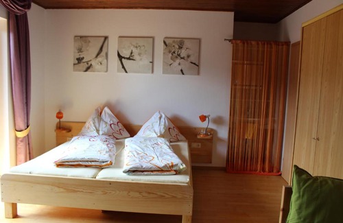 Ramsau am Dachstein Apartment | Scenic Mountain-View Hotel with Family-Friendly Amenities
