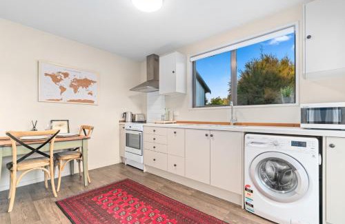 Albert Town House | Scenic Mountain View Retreat - Albert Town Holiday Unit