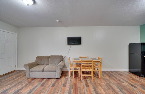 Briceville Apartment | Pet-Friendly Briceville Studio with Gorgeous Mountain Views