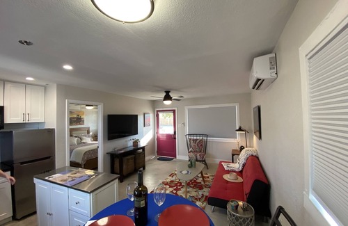 Joshua Tree Apartment | Cozy Mountain View Bungalows with Kitchen & Breakfast