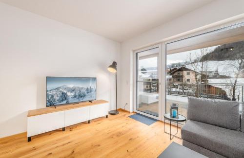 Groebming Apartment | Guest Rated 10/10: Mountain View with Oceanfront Bliss