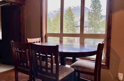 East Kootenay Apartment | Mountain View Retreat