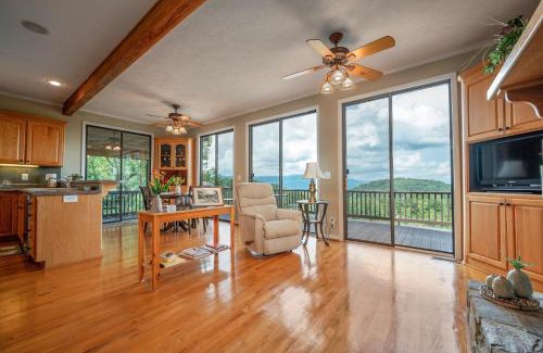 Piney Mountain House | Mountain View Cabin In Saluda With Full Kitchen