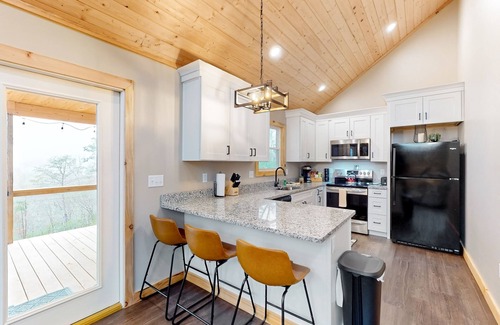 Cherokee Cabin | Dog-Friendly Mountain Cabin with Hot Tub & Fireplace