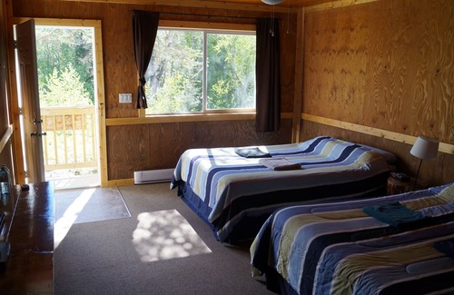 Golden Other | Cozy Mountain View Cabins with Family-Friendly Amenities