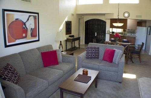 Arcadia Condo | Inviting Mountain View Camelback Resort 2BR Condo with Pool