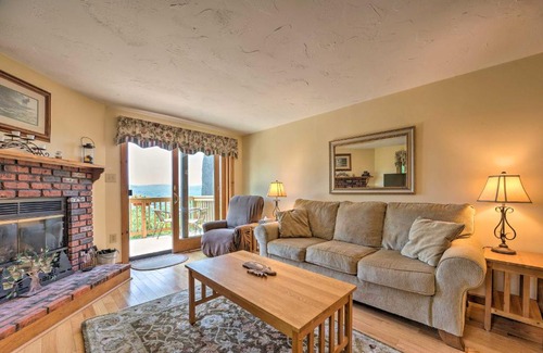 Campton House | Scenic Campton Retreat: Family-Friendly Near Ski Slopes