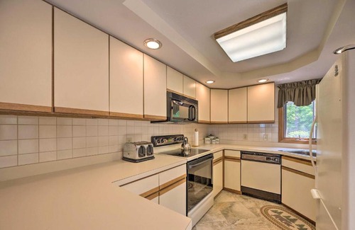 Campton House | Scenic Campton Retreat: Family-Friendly Near Ski Slopes