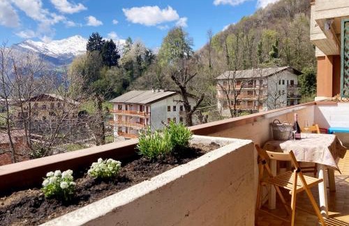 Moggio Apartment | Scenic Mountain View Apartment - Pet & Child Friendly Stay