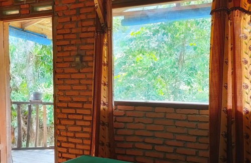 Batang Serangan House | Guest Rated: Mountain View Cottages & Villa Tangkahan