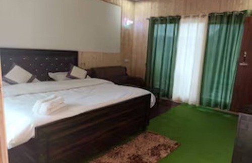 Dugalbitta Bed & Breakfast | Discover Mountain View Cottage with Breathtaking Valley Vistas