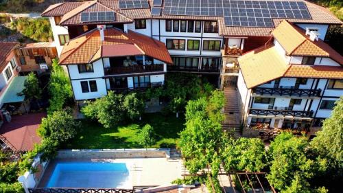 Devin House | Mountain View ECOVILLA