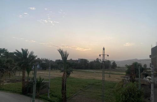 Luxor Apartment | Scenic Mountain View Hotel with Family and Pet-Friendly Options