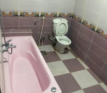 Luxor Apartment | Scenic Mountain View Hotel with Family and Pet-Friendly Options