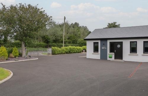 Limavady House | Discover Mountain View: Family-Friendly Retreat Awaits