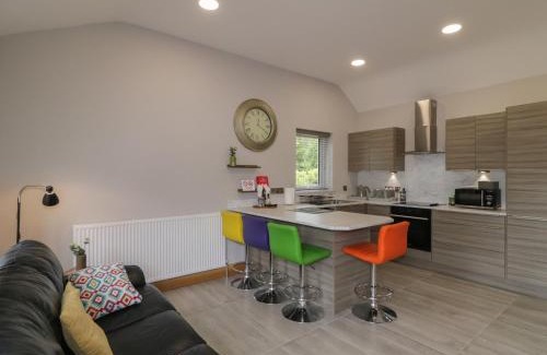Limavady House | Discover Mountain View: Family-Friendly Retreat Awaits