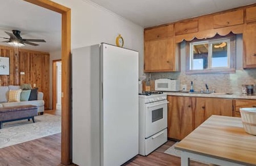 Custer Cabin | Exceptional Mountain View Gem with Firepit, Sauna & Wildlife