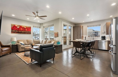 Old Town North House | Mountain View Getaway - Groups Welcome!