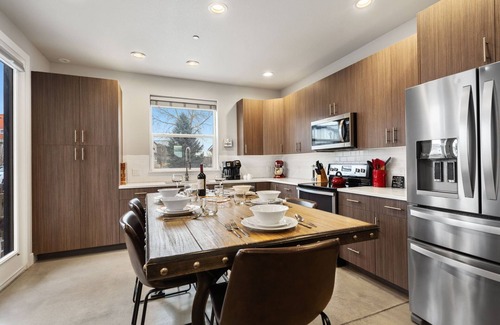 Old Town North House | Mountain View Getaway - Groups Welcome!