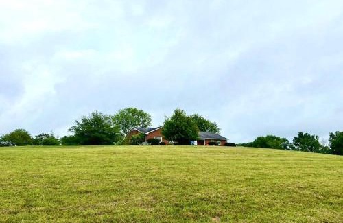 Shenandoah House | Mountain View Getaway - Stunning Views and Privacy
