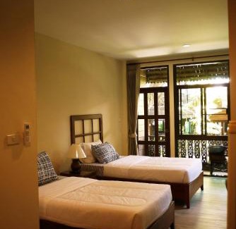 Old City House | Cozy Mountain View Guesthouse in Chiang Mai with Breakfast