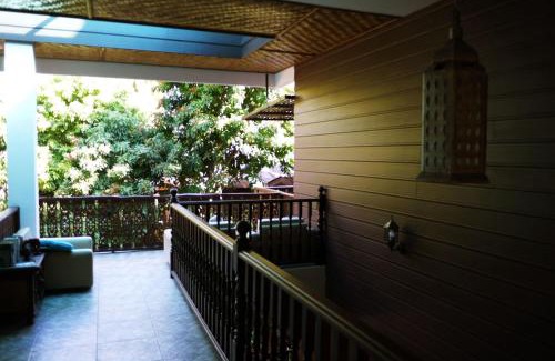 Old City House | Cozy Mountain View Guesthouse in Chiang Mai with Breakfast