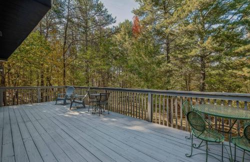 Berkeley Springs Ski Chalet | Mountain View Hideaway: Fun Family Retreat with Pets Welcome