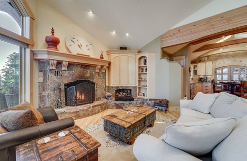 Crystal Bay House | Mountain view house with deck, fireplaces, steam shower & views into lake