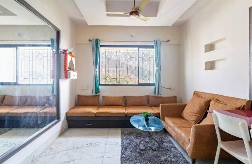 Malad East House | Scenic Mountain View: Child-Friendly Retreat Awaits You