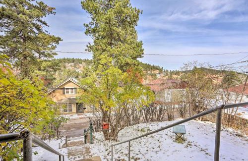 Deadwood House | Scenic Mountain-View Retreat with Patio & Pet-Friendly Perks