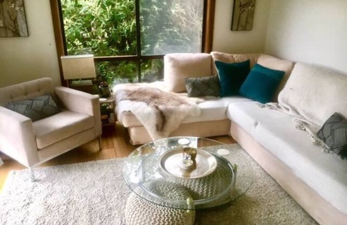 Warburton House | Relaxing Retreat at Mountain View Lodge in Warburton