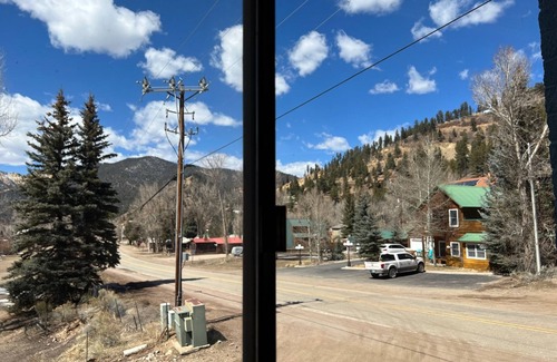 Red River Apartment | Pet-Friendly Mountain View Lodge: Guest Rated 10/10 Stay