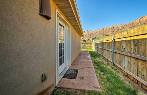 Moab South Valley Cottage | Relaxing Moab Retreat with Pool and Hot Tub Access