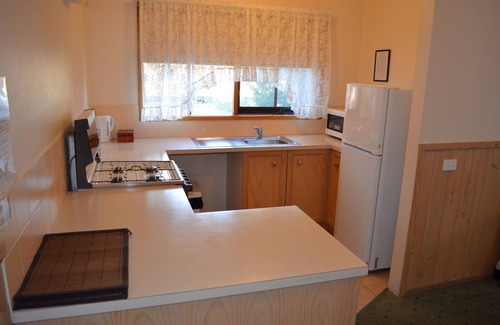 Halls Gap Hotel | Scenic Mountain View Motor Inn with Pool & Breakfast