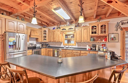 Tennga House | Relaxing Mountain-View Retreat Near Lake Ocoee Awaits!
