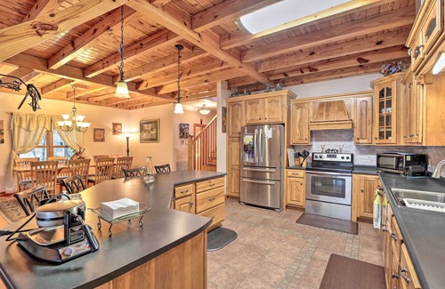 Tennga House | Relaxing Mountain-View Retreat Near Lake Ocoee Awaits!