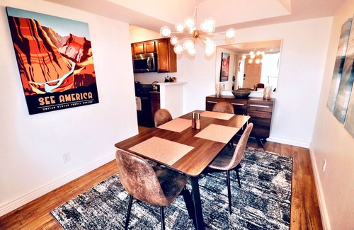 Central Scottsdale Condo | Top-Rated Mountain View Pickleball Place with Pool & Spa