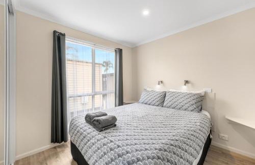Shoalhaven Heads Other | Scenic Mountain View Resort with Oceanfront Amenities
