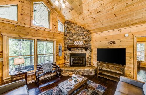 Cherry Log House | Serene Mountain View Retreat for Family Getaways