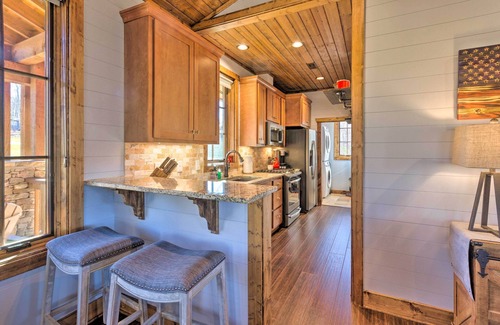 Tuckasegee Cabin | Elegant Cabin with Deck, Grill & Top Chinquapin Amenities