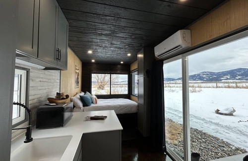 Bozeman Cabin | Spanish Peak Cabin: Mountain Views & Premium Amenities