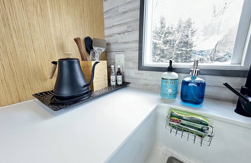 Bozeman Cabin | Spanish Peak Cabin: Mountain Views & Premium Amenities